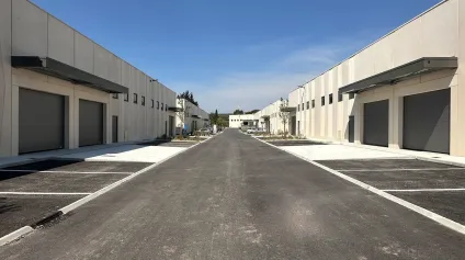 5 lots restants - Programme neufs de locaux d'activités bruts sur la ZA DE LA BILLONNE aux PENNES MIRABEAU. - Offre immobilière - Arthur Loyd