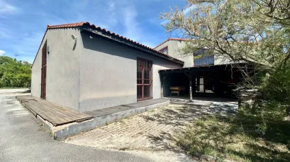 Bâtiment indépendant à VENDRE sur la ZI DES JALASSIERES à EGUILLES. - Offre immobilière - Arthur Loyd