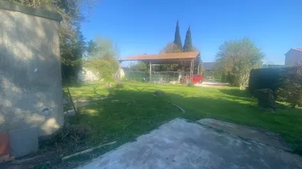 Terrain 872m² à vendre Salon de Provence pour activités sans nuisance - Offre immobilière - Arthur Loyd