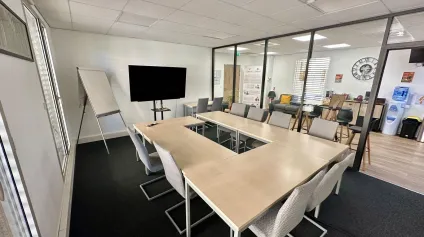 BUREAUX RÉCENTS À VENDRE AU RDC - Offre immobilière - Arthur Loyd