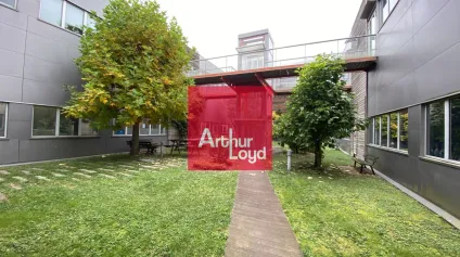 Bureaux à louer à Moirans rez de chaussée avec parking privatif - Offre immobilière - Arthur Loyd