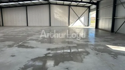 Entrepôt + bureaux à louer, Hem. - Offre immobilière - Arthur Loyd