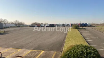 Entrepôt et parking PL à vendre à louer A1 - ZA ARTOIPOLE - Arras - Offre immobilière - Arthur Loyd