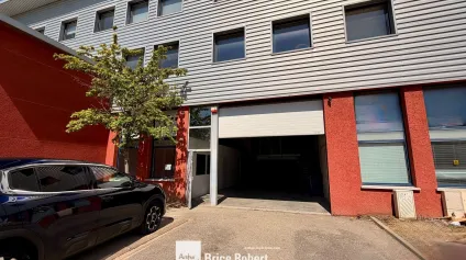 Local d’activités à vendre à Brignais avec une hauteur sous plafond de 4,5 m - Offre immobilière - Arthur Loyd