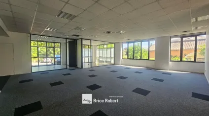 Bureaux à vendre ou à louer Saint-Didier-au-Mont-d'Or divisibles dès 200 m² - Offre immobilière - Arthur Loyd
