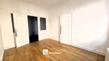 Bureaux à louer Lyon 6ème au 1er étage proche transports en commun - Offre immobilière - Arthur Loyd
