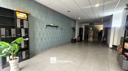 Bureaux à louer en rez-de-chaussée Lyon 6ème proche transports en commun - Offre immobilière - Arthur Loyd
