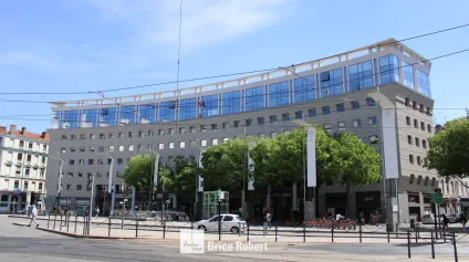 Bureaux à louer Villeurbanne proximité métro et parkings sous sol - Offre immobilière - Arthur Loyd