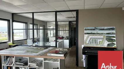 A VENDRE - IMMEUBLE LE MONTÉLISUD - PLATEAU DE BUREAUX AU 2ÈME ÉTAGE AVEC ASCENSEUR DE 190 M2 - Offre immobilière - Arthur Loyd