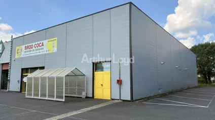 LOCAL COMMERCIAL à LOUER de 650 m² - Offre immobilière - Arthur Loyd