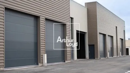 Local d'activité neuf de 236 m² à louer à Saint-Georges-d'Orques - Surface lumineuse avec mezzanine et accès livraison - Offre immobilière - Arthur Loyd