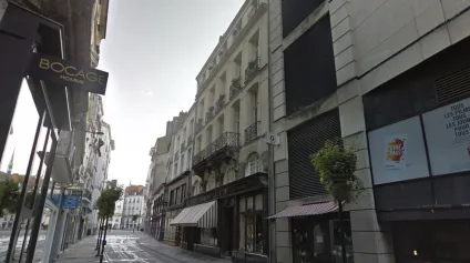Location locaux commerciaux Nantes rue animée et visibilité très bonne - Offre immobilière - Arthur Loyd