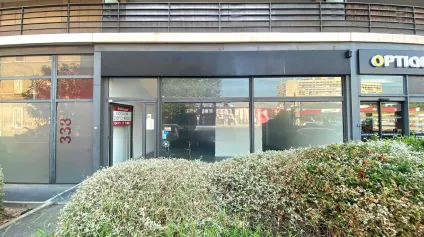 Local commercial rénové à louer - Sainte Anne - 13008 Marseille - Offre immobilière - Arthur Loyd