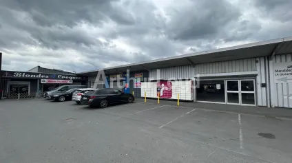 Location locaux commerciaux Montigny-en-Ostrevent parking mutualisé - Offre immobilière - Arthur Loyd
