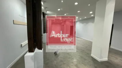 SENS- Local commercial de 290m2 en centre ville - Offre immobilière - Arthur Loyd