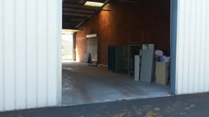 ENTREPOT 75m² PROCHE A10 A LOUER SUR ANTRAN (86) - Porte 10 - Offre immobilière - Arthur Loyd