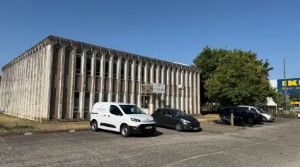 Bureaux à louer Bordeaux 365 m² en étage dans un quartier dynamique -Bordeaux Lac - Offre immobilière - Arthur Loyd