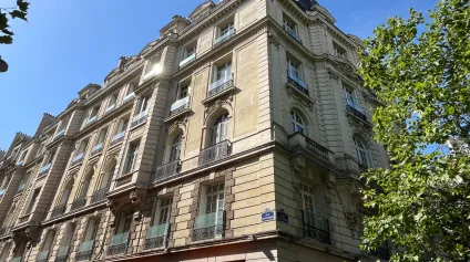 Bureaux à louer Paris bureaux lumineux rénovés à deux pas du métro - Offre immobilière - Arthur Loyd