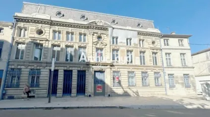 BUREAUX à VENDRE de 1953 m² - Offre immobilière - Arthur Loyd