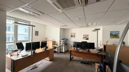 Poitiers Centre-ville  Bureaux à la location  209 m² environ  Immeuble récent PMR et visibilité - Offre immobilière - Arthur Loyd
