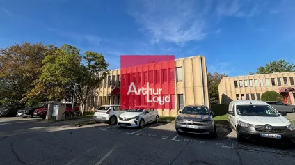 Bureaux à louer à Meylan avec 3 parkings privatifs et accès rapide A41 - Offre immobilière - Arthur Loyd