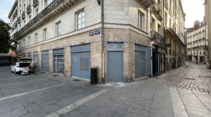 Location local commercial centre ville Nantes visibilité remarquable - Offre immobilière - Arthur Loyd