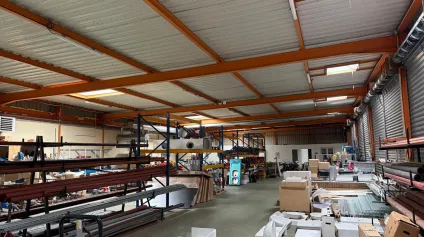 Local d'activité à vendre à Cergy avec bureaux style loft et accès A15 - Offre immobilière - Arthur Loyd