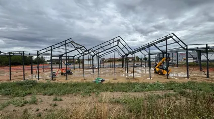 Locaux d’activité à vendre à Puiseux-Pontoise avec parkings et cellules modulables - Offre immobilière - Arthur Loyd