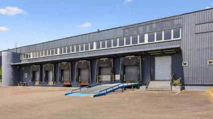 Entrepôts à louer à Palaiseau dans parc logistique sécurisé - Offre immobilière - Arthur Loyd