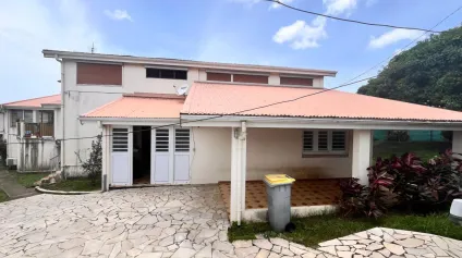Locaux commerciaux /bureaux 200 m2 BELLEVUE FORT DE FRANCE - Offre immobilière - Arthur Loyd
