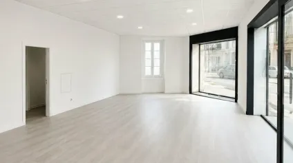 LA ROCHE-SUR-YON  LOCAL COMMERCIAL 66 M² À LA LOCATION - Offre immobilière - Arthur Loyd
