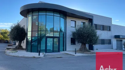 BUREAUX CLOISONNES - PARKING SECURISE - A LOUER - GAROSUD - Offre immobilière - Arthur Loyd