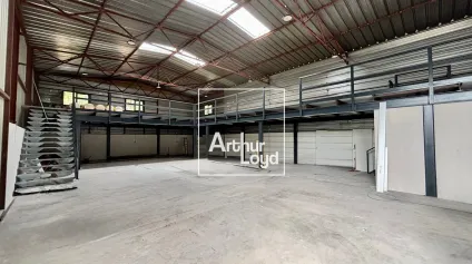 Locaux d'activité à louer - proche A709 - Mezzanine - Offre immobilière - Arthur Loyd