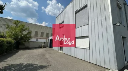 Locaux d activite a louer a Gieres avec parking et cour privative - Offre immobilière - Arthur Loyd