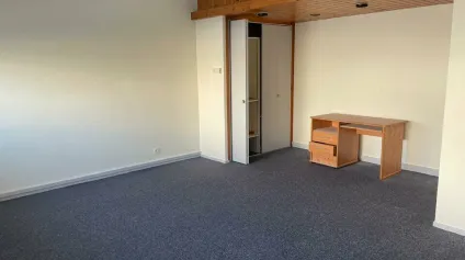 LA ROCHE-SUR-YON  LOCAL COMMERCIAL DE 65M² - A LOUER - Offre immobilière - Arthur Loyd