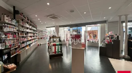 BLOIS HYPERCENTRE - LOCATION LOCAL COMMERCIAL DE 230 M² en RDC et 70 m² en R+1 - TOP N°1 - Offre immobilière - Arthur Loyd