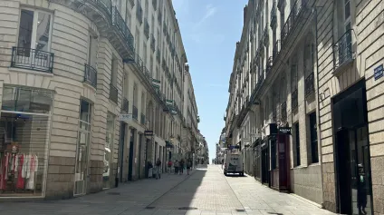Cession locaux commerciaux Nantes réserve et cave accessibles - Offre immobilière - Arthur Loyd