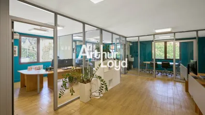A LOUER ENSEMBLE IMMOBILIER INDEPENDANT - SOPHIA ANTIPOLIS - Offre immobilière - Arthur Loyd