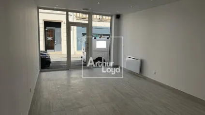 Cur de ville à Moret - boutique rénovée - Offre immobilière - Arthur Loyd