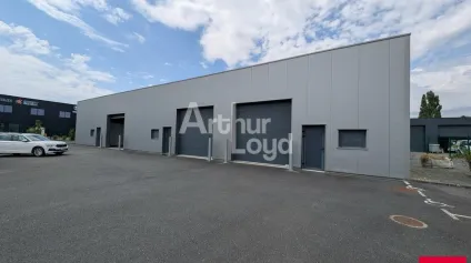 A LOUER - CELLULE D'ACTIVITE RECENTE A BRUZ - Offre immobilière - Arthur Loyd