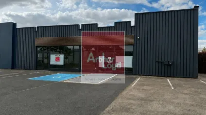 À Louer 390 m² à Saint-Parres-aux-Tertres - Offre immobilière - Arthur Loyd