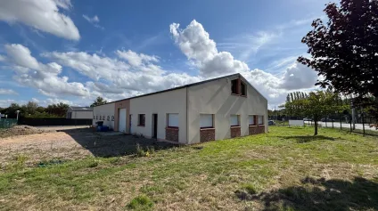 A LOUER - LOCAL D'ACTIVITE INDEPENDANT - Offre immobilière - Arthur Loyd