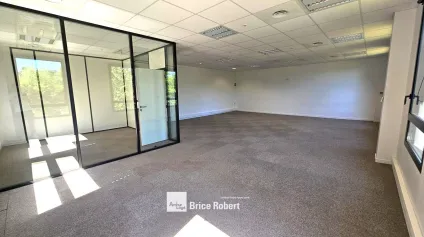 A louer - LES TERRASSES DES BRUYERES - Bureaux en très bon état en Techlid - Limonest - Offre immobilière - Arthur Loyd