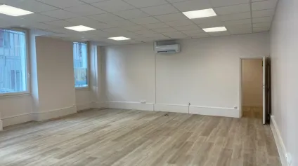Centre Chalon - Rue commerçante - Local commercial 64 m² - Offre immobilière - Arthur Loyd