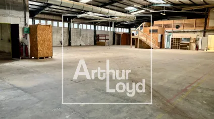 Local d'activité de 1 040 m² à louer à Montpellier Sud - Entrepôt avec bureaux climatisés et parking - Offre immobilière - Arthur Loyd