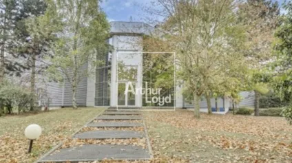 BATIMENT INDEPENDANT A LOUER - Évry - Offre immobilière - Arthur Loyd