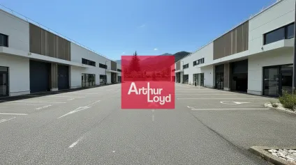 Locaux d'activités à vendre Voreppe 1124 m² avec accès sécurisé par badges - Offre immobilière - Arthur Loyd