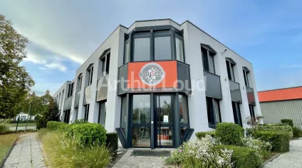 Bureaux rénovés à louer - 400 m² divisibles, climatisation - Villeneuve-d'Ascq, secteur La Pilaterie (métro Les Prés) - Offre immobilière - Arthur Loyd