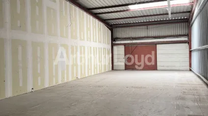 Bâtiment mixte à vendre à Roubaix avec parking sécurisé et entrepôt - Offre immobilière - Arthur Loyd