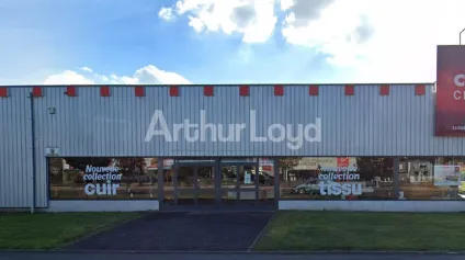 Location local commercial 950 m2 Noyelles-Godault visibilité sur axe routier - Offre immobilière - Arthur Loyd